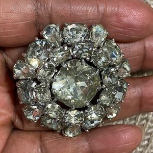 Vintage rhinestones brooch.